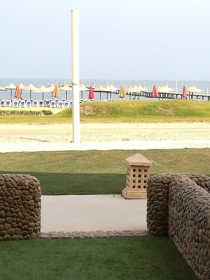 Sea View Chalet With Garden At Porto South Beach - Families Only Ajn Suchna Zewnętrze zdjęcie